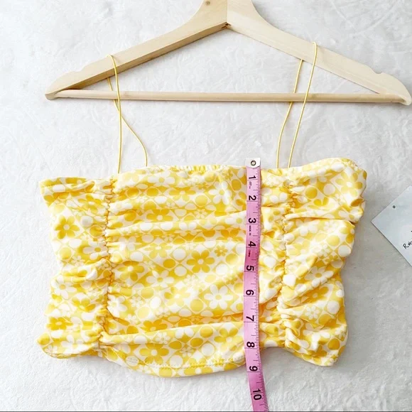 NWT Yellow & White 70’s Floral Print Ruched Cropped Camisole - Picture 7 of 11